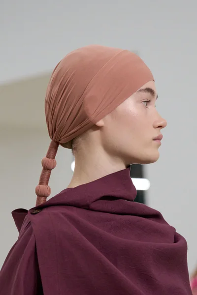 Look 100